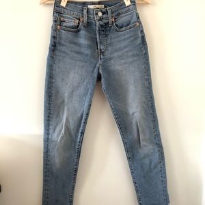 Levi’s Wedgie Fit Jeans